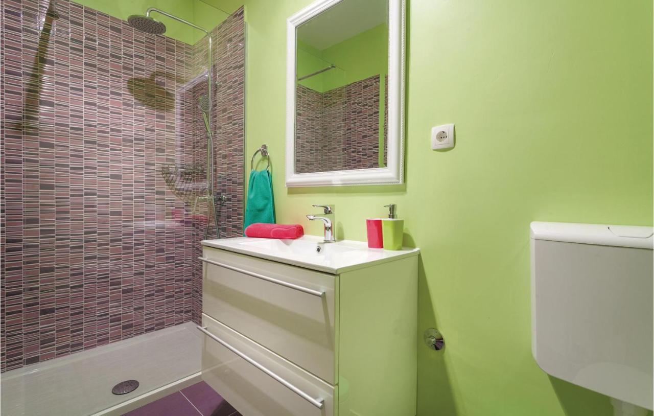 Lovely Apartment In Kastel Stafilic With Jacuzzi Kaštela Exterior foto