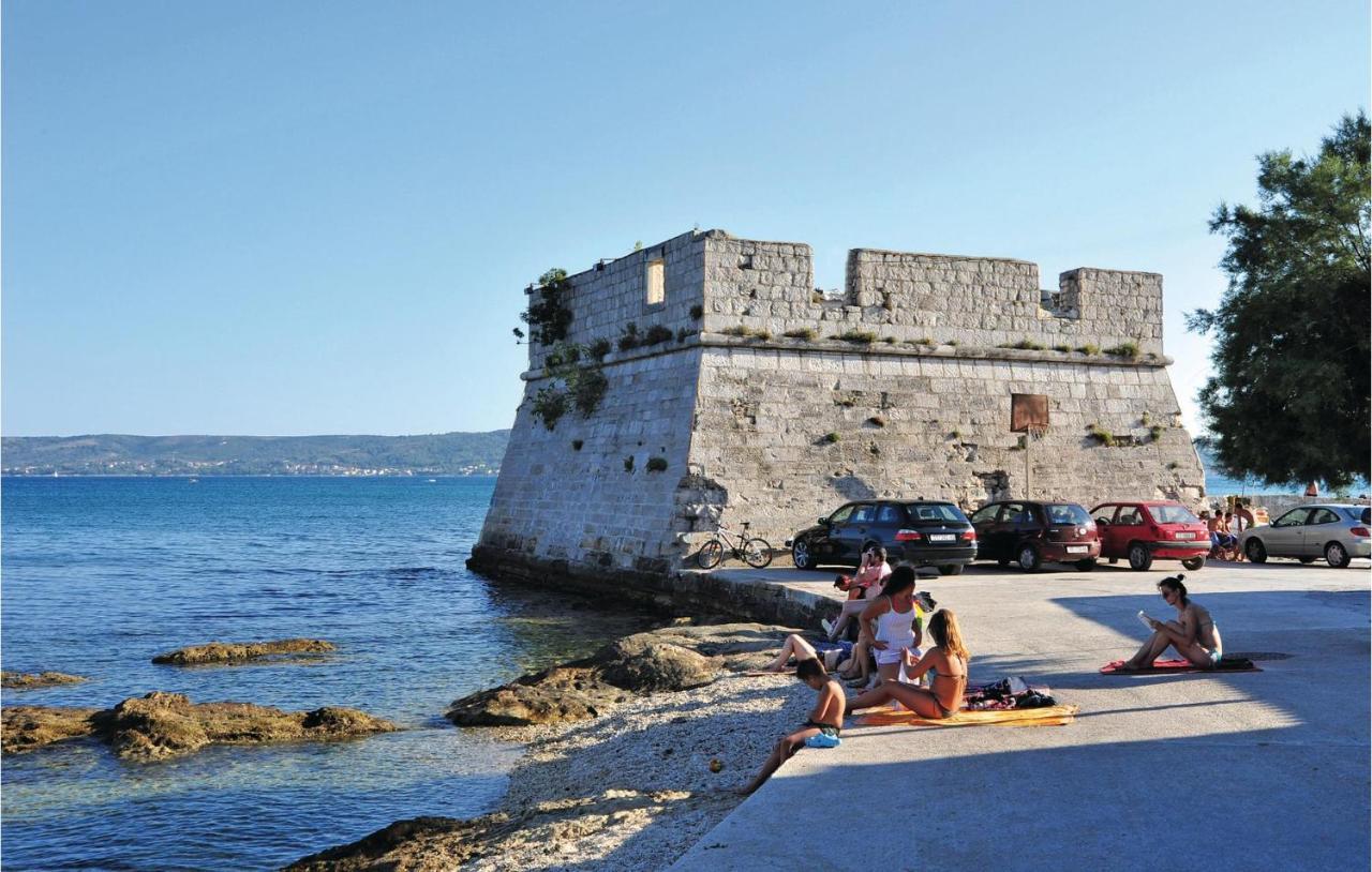 Lovely Apartment In Kastel Stafilic With Jacuzzi Kaštela Exterior foto